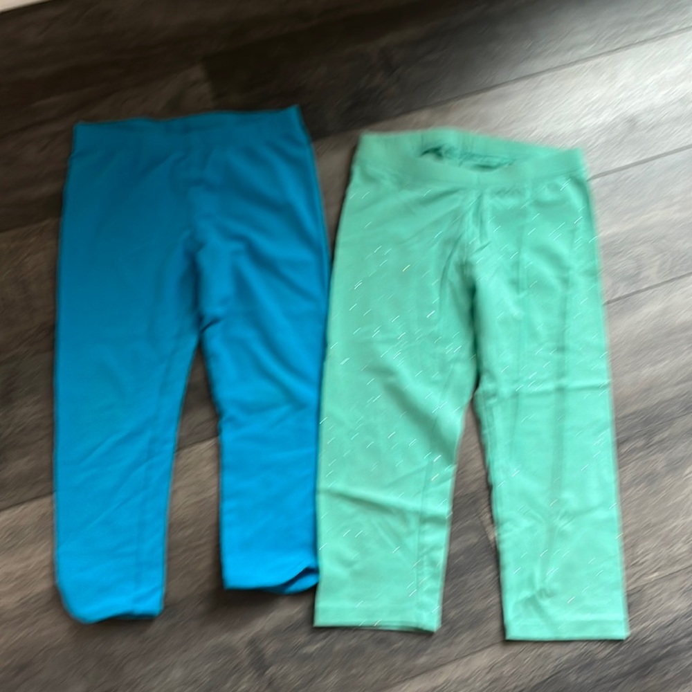 2 pairs of capris